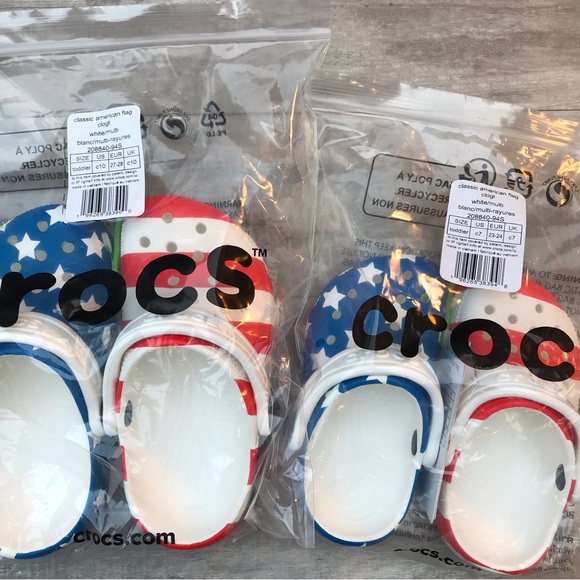 Crocs Classic American Flag Clog - Picture 16 of 16